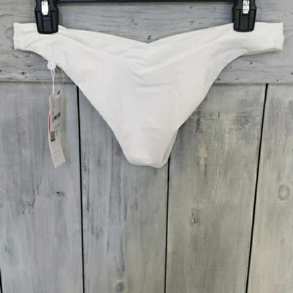 NEW Frankie's Bikinis Austin Ribbed White Bottoms - Picture 5 of 12